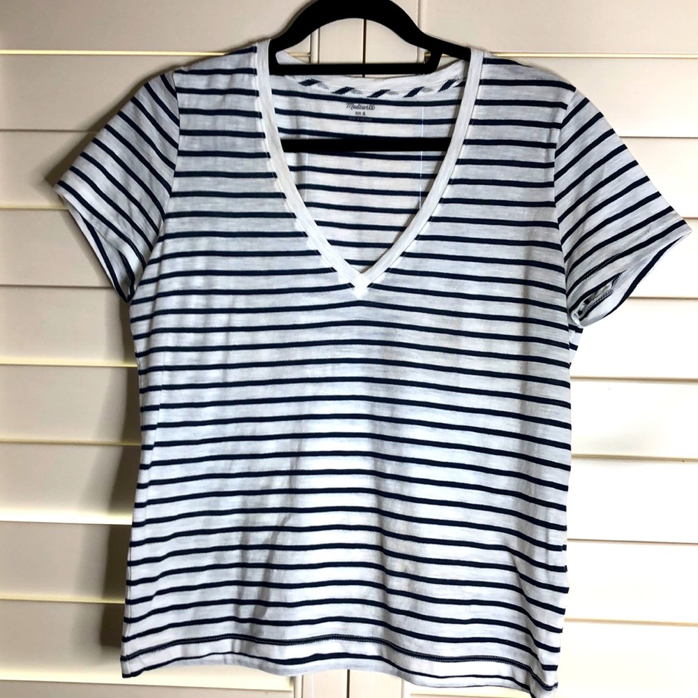 Madewell Women’s V neck T-shirt